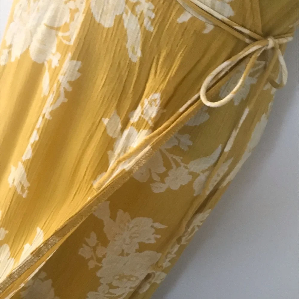 SOLD Lulu’s yellow maxi wrap dress Sz Sm - Picture 7 of 12